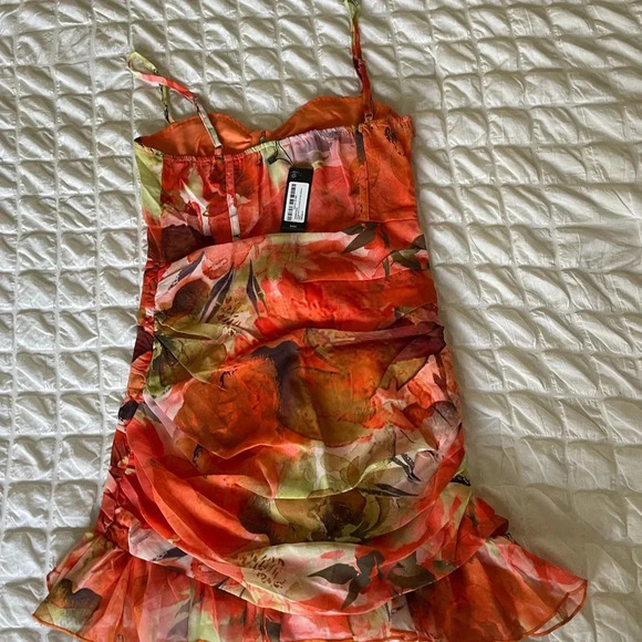 Prettylittlething Orange floral print frill hem bodycon dress - Picture 10 of 11